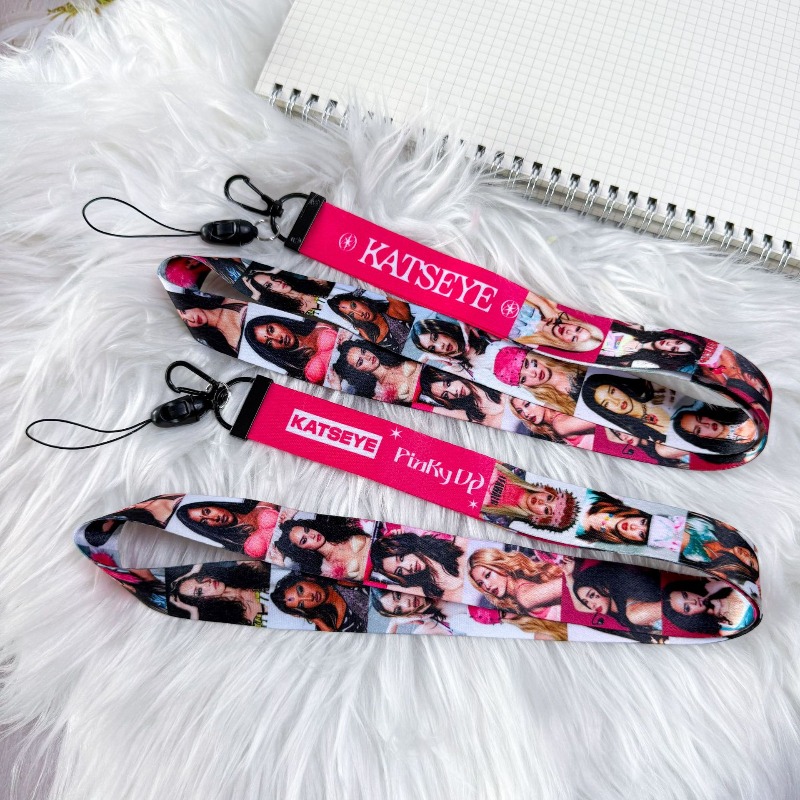 KATSEYE Anime Peripheral Phone - đánh giá và giá Anime Merchandise Bag